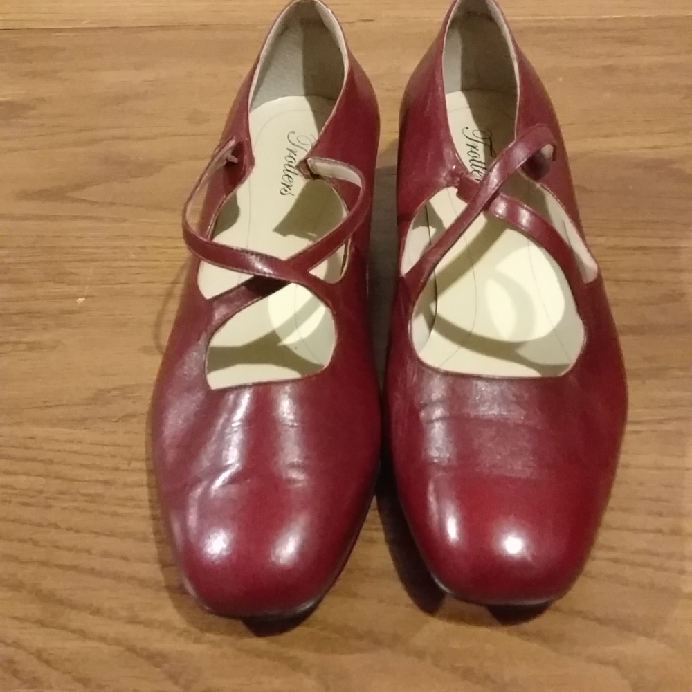 Trotters Red Mary Jane Double Strap Heels Women's Size 12W